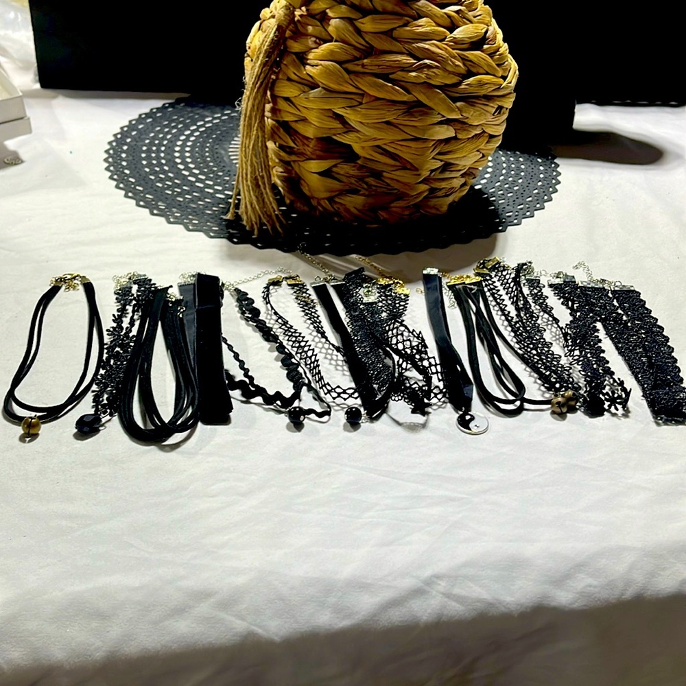 Chokers 15 pcs in black-All new-